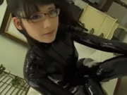 日本清純蘿莉 北見えり 穿著乳膠服誘惑